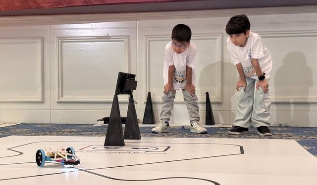Mersinli öğrenciler robotik yarışmasında Türkiye derecesi yaptı