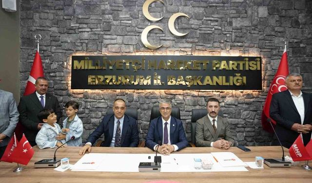 MHP'de bayramlaşma coşkusu