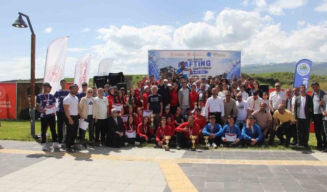 Murat Nehri'nde kano heyecanı sona erdi:400 sporcu kıyasıya yarıştı