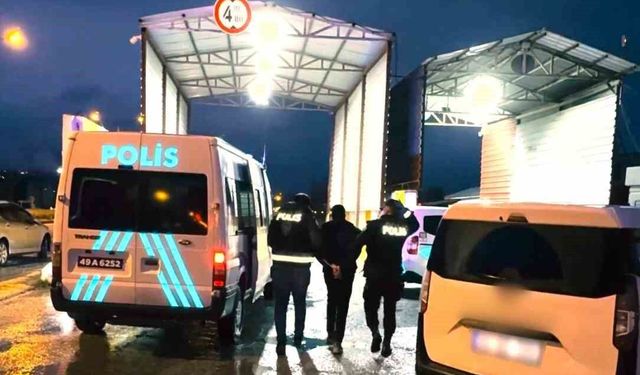 Muş'ta göçmen kaçakçılığı operasyonu: 2 organizatör tutuklandı