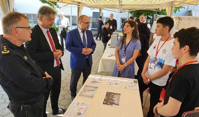Nazilli'de İmam Hatip Lisesi bilim fuarı düzenledi