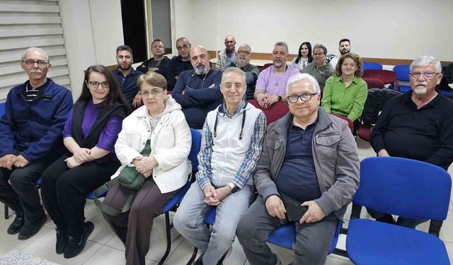Nazilli'de ünlü şair ve yazar Akova konuşuldu