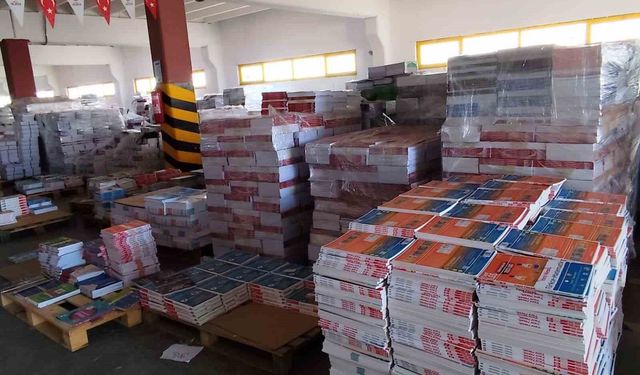 NEVADER'den doğu illerindeki öğrencilere kaynak kitap desteği