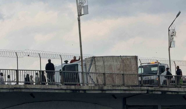 Şanlıurfa'da fırtına ve dolu hayatı felç etti