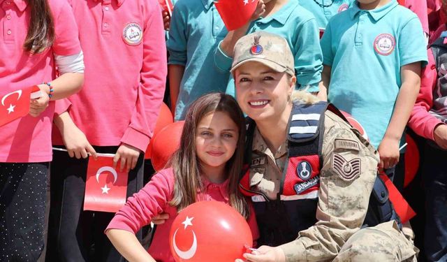 Siirt'te Milli Aile Haftası kapsamında çocuk ve ailelere yönelik eğitimler düzenlendi