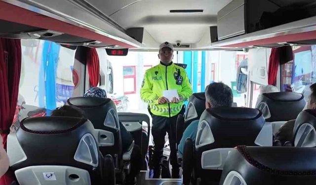 Sinop'ta polisten yolculara 'kemer' uyarısı