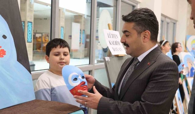 Sivas'ta 'Doğu Türkistan'ı Hatırla' resim sergisi açıldı