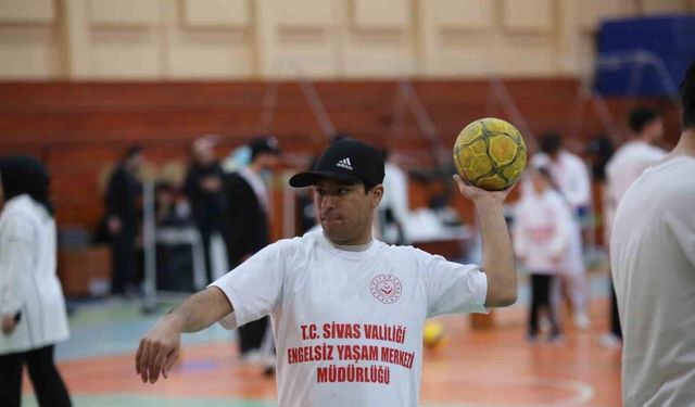 Sivas'ta özel gereksinimli bireyler sporla buluştu