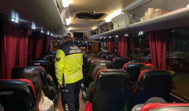 Sivil trafik jandarmaları şehirlerarası otobüslerde
