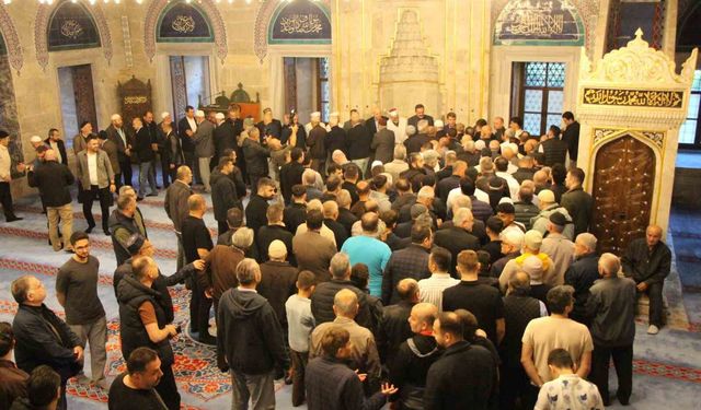 Sultan II. Bayezid Camii'nde bayram namazı kılındı