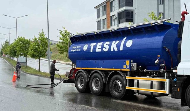 Tekirdağ'da sağanak etkili oldu, ekipler teyakkuza geçti