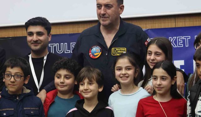 TUSAŞ Baş Test Pilotu Murat Özpala Erzurum'da gençlerle buluştu: 'Hayallerimi kitaba dönüştürüyorum'