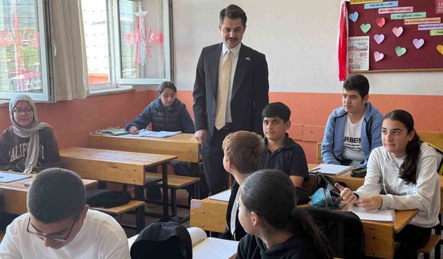 Tuzluca kaymakamı Abdüllatif Yılmaz'dan okul ziyareti