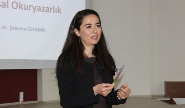 Üniversite öğrencilerine finansal okur yazarlık anlatıldı