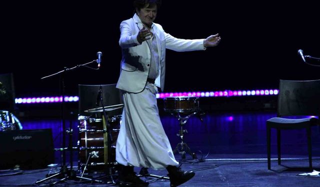 Ünlü Bosnalı besteci Bregovic Ankaralıları coşturdu