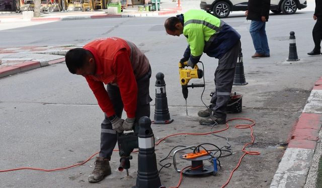 Uşak'ta araç ve yaya güvenliği için düzenleme çalışmaları sürüyor