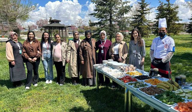 Van'da 'Her Gebeye Bir Ebe' projesinden Anneler Günü etkinliği