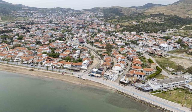 Yeni Foça'da tarihi dere yatağı güçlendiriliyor