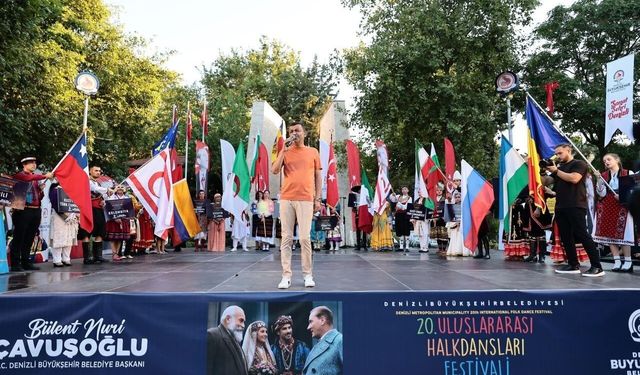 20. Uluslararası Halk Dansları Festivali kortejle başladı