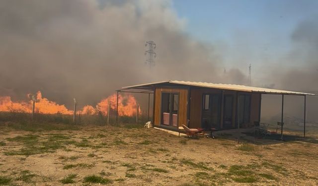 Alevler hobi bahçelerine ve buğday tarlasına sıçradı