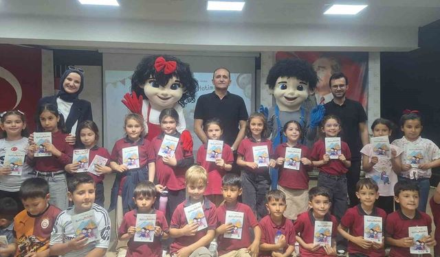 Altıntaş'ta Yazar Kudret Armağan öğrencilerle buluştu