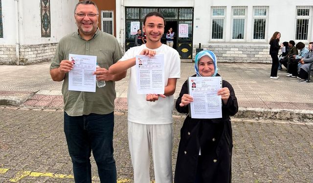 Anne, baba ve oğul aynı okulda YKS heyecanı yaşadı