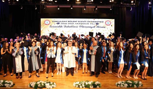 BEUN'da geleceğin eczacıları mezuniyet sevinci yaşadı