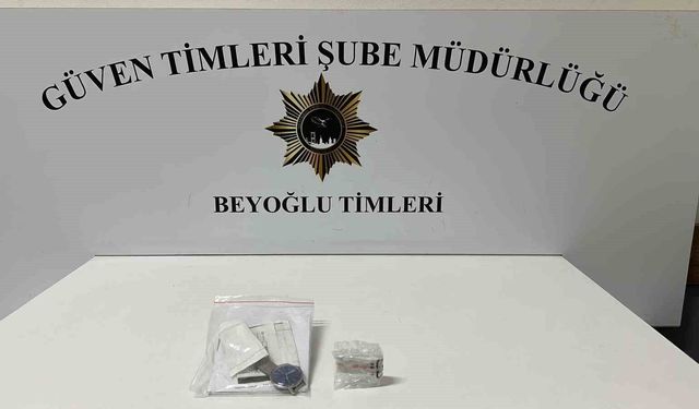 Beyoğlu'nda kargo paketlerini böyle çaldı