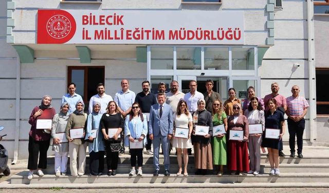 Bilecik'te Harezmi öğretmenlerine sertifika verildi
