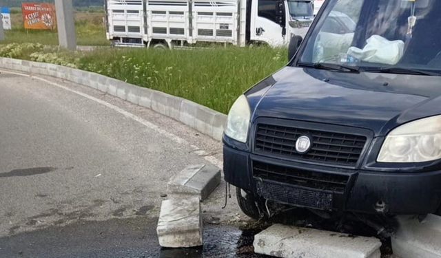 Bolu'da refüje çıkan hafif ticari aracın sürücüsü yaralandı