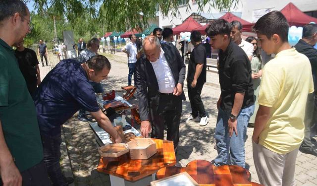 Bulanık Borsa İstanbul MTAL'de yıl sonu sergisi