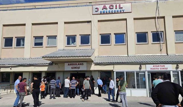 Bulanık'ta minibüs ile motosiklet çarpıştı: 1 ölü, 1 yaralı