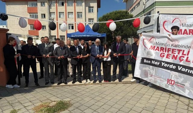 Burhaniye'de Teknoloji Tasarım ve Görsel Sanatlar Sergisi açıldı