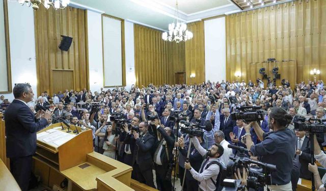 CHP Grup Başkanı Özel: 'NATO zirvesi olacak diye Meclis'i, kamu kurumlarını, sokakları kapatan olağanüstü hal var'