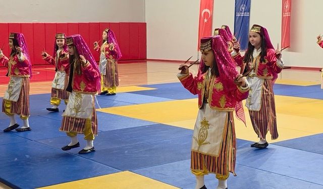 Çorum'da gençler ve çocuklar gösterileriyle alkış topladı