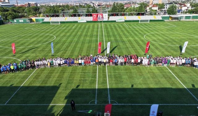 Denizli Büyükşehir Belediyesi Birimler Arası Futbol Turnuvası coşkuyla başladı