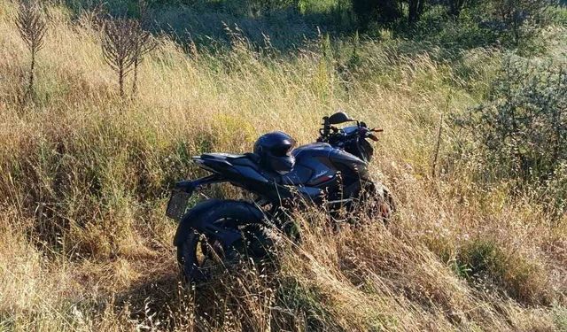 Direksiyon hâkimiyetini kaybeden motosiklet tarlaya savruldu: 1 yaralı