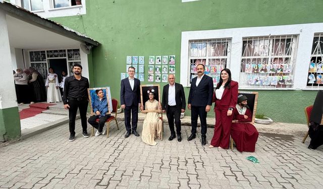 Diyadin'de öğrencilerin eserleri sergilendi
