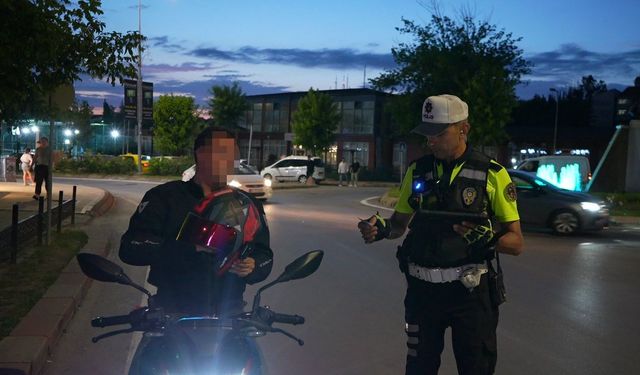 Edirne'de polis ekiplerinden trafik ve asayiş denetimi