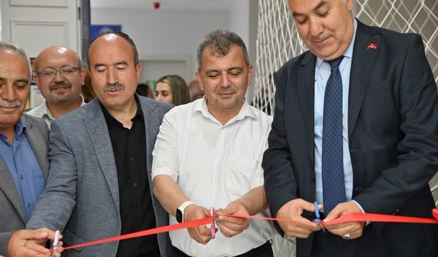 Emirdağ Mithatpaşa Ortaokulu'ndan 'Sanat Şöleni'
