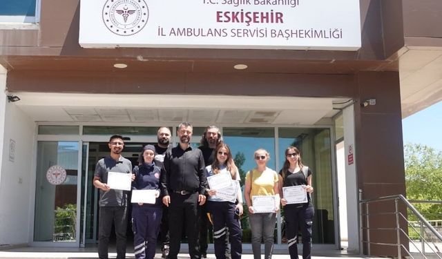Eskişehir'de başarılı Acil Sağlık ekiplerine başarı ve teşekkür belgesi verildi