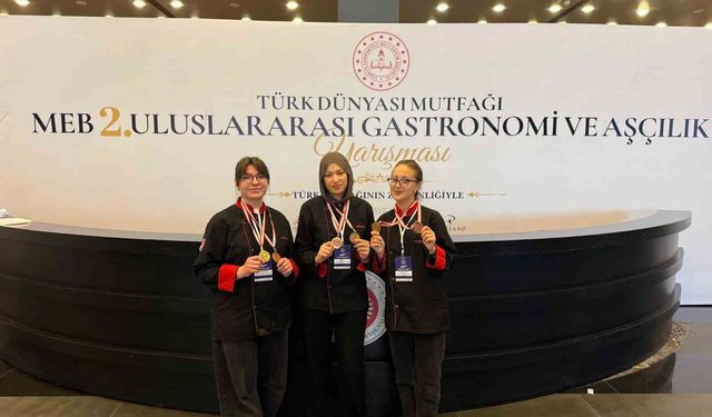 Gediz'in altın kızları 2 yıldır katıldığı her yarışmadan dereceyle döndüler