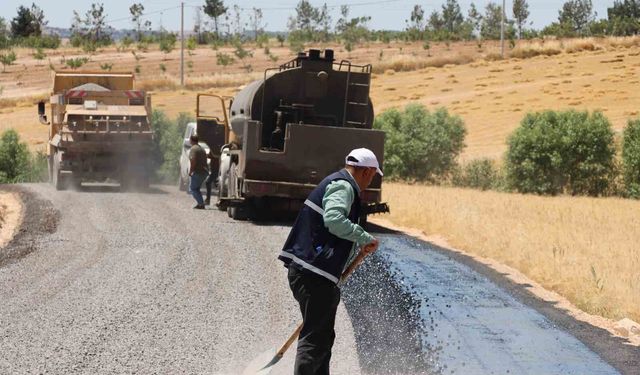 Haliliye kırsalında yollar sathi asfalt kaplamayla yenileniyor
