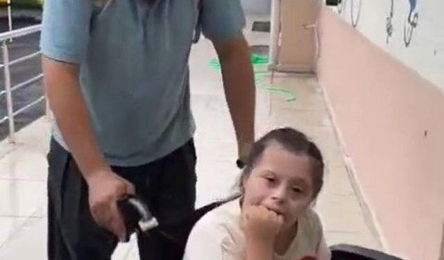 Her gün özel kızını okula getiren babaya duygulandıran sürpriz
