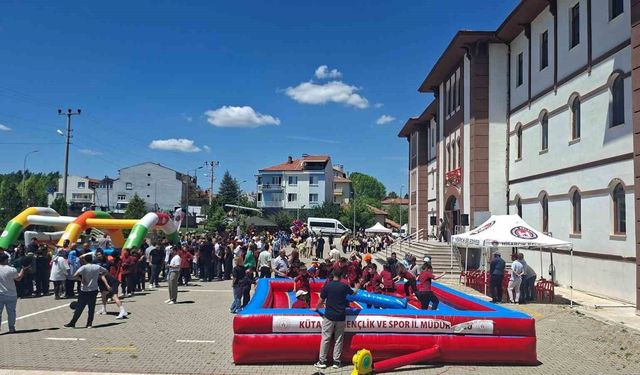 Hisarcık'ta 'Spor Her Yerde' etkinliği coşkuyla gerçekleştirildi