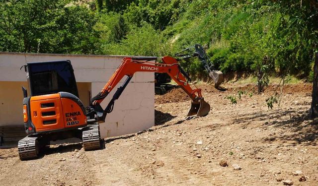Kahta Belediyesi'nden Ebu Sadık Türbesi'nde kapsamlı peyzaj çalışması