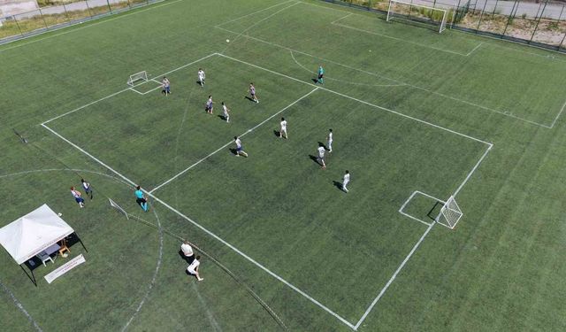 Kayseri'de 5x5 Futbol Gençlik Kupası başladı