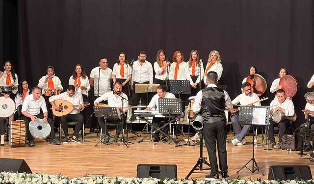 Kayseri'de talasemi hastaları ve aileler konserde moral buldu