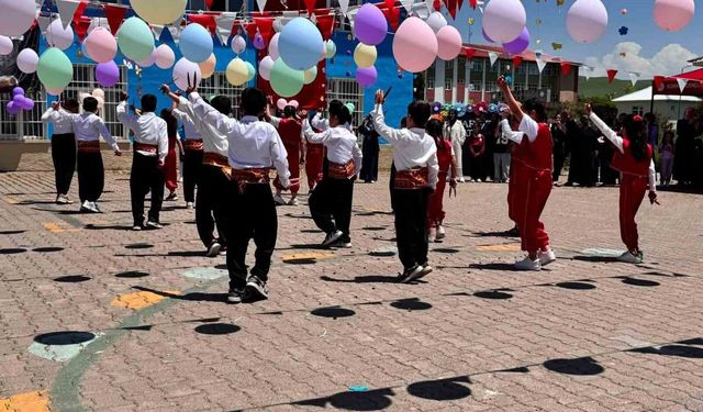 Korkut'ta yıl sonu şenliği coşkusu
