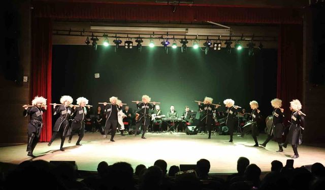 Kür Nehri'nin kadim hafızası sanatın estetiğiyle buluştu: ARÜ'de 'Kültür Nehri Kür' esintisi